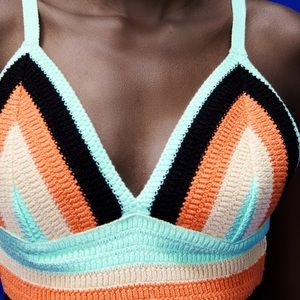 Stappy knit top beautiful colors size M